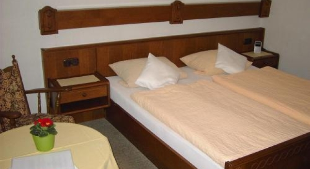 Hotel Pension Alpenstern, Varaa Hotelli Hotellit Baijeri pysäköinnillä, Pysäköinti