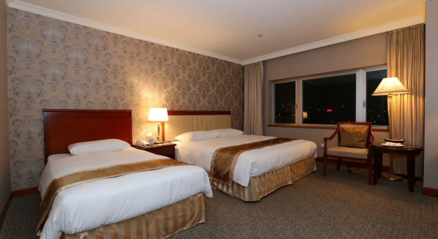 Четырёхместный номер Standard с видом на город Evergreen Laurel Hotel - Keelung