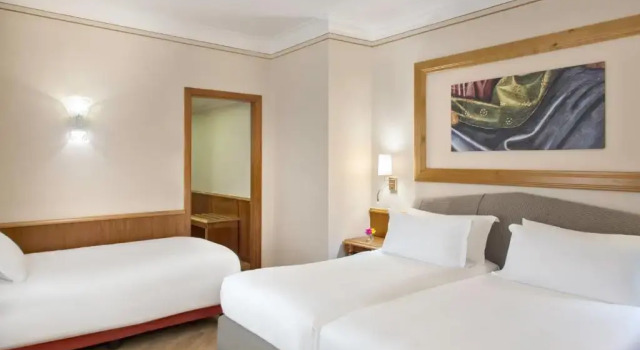 Семейный номер Deluxe Renaissance Naples Hotel Mediterraneo