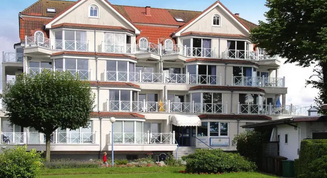 Apartments Panorama With sea View Directly at the Beach Promenade of Laboe, Забронировать Апартаменты/квартира Лабё Bay of Kiel