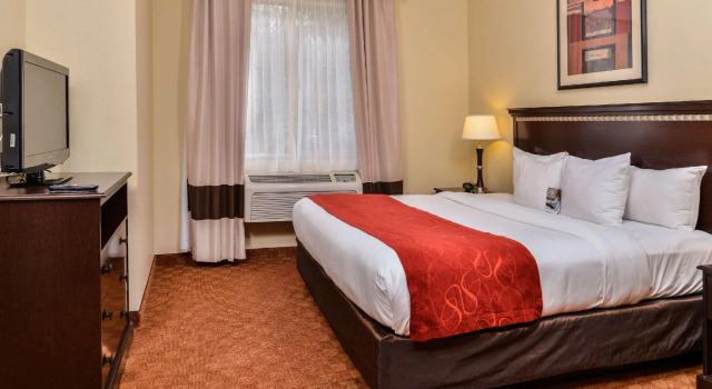 Люкс Comfort Suites Eugene University