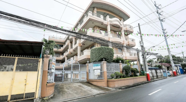 Oyo 250 A&B Complex