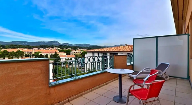 Номер Standard Best Western Plus Sanary