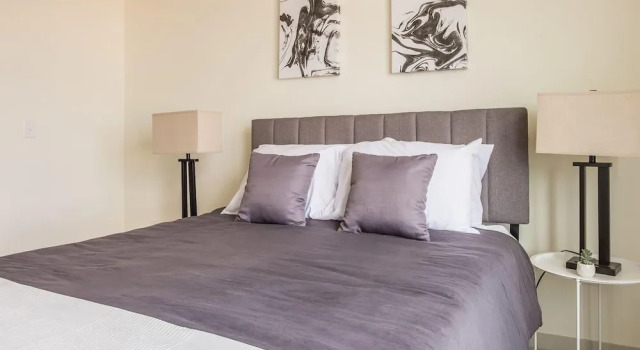 CozySuites at Nulu, Забронировать Отель Отели Луисвилл 4 звезды, рядом с Завод по производству американского бренди Copper &amp; Kings, 4*