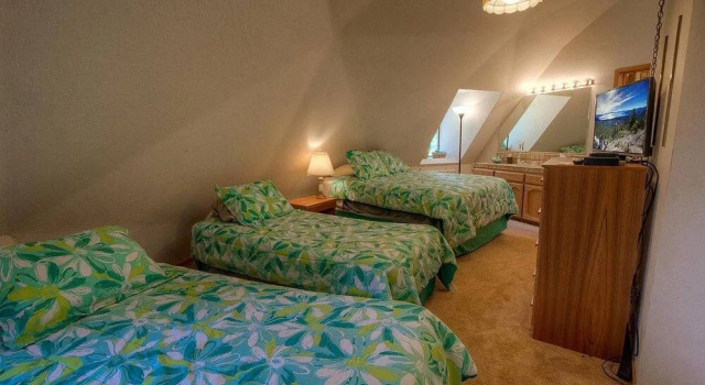 Fool Around House by Lake Tahoe Accommodations, Забронировать Отель Инклайн-Виллидж North Lake Tahoe, рядом с Red Fox