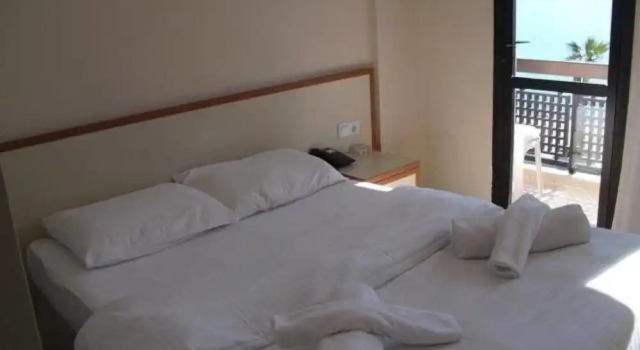 Kerman Hotel, Забронировать Отель Недорогие отели Чешме, рядом с Cesme Bus Terminal, недорого