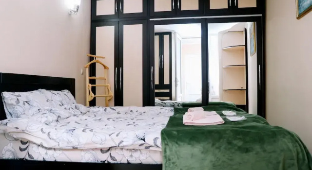 Apartment Alpha Leonidze with Fireplace, Prenota Appartamento Tbilisi Tbilisi Region