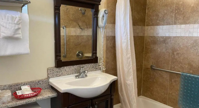 Двухместный люкс Riverside Inn & Suites Santa Cruz