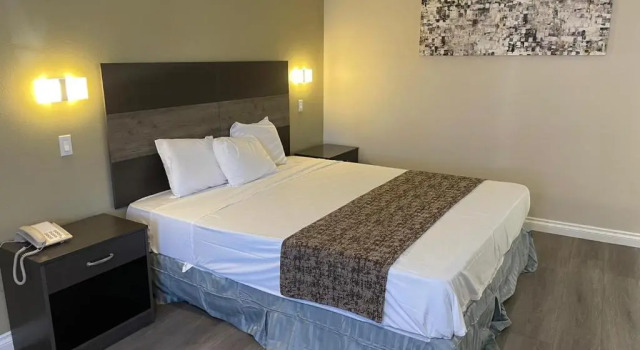 Номер Standard Colony Inn
