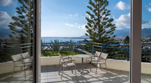 Трёхместный номер Standard с видом на море Arion Palace Hotel