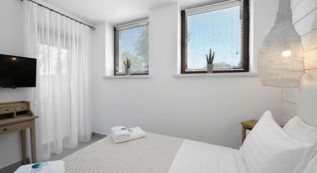 By the sea luxury suites, Забронировать Отель Бизнес-отели Лименас, 4* 5*