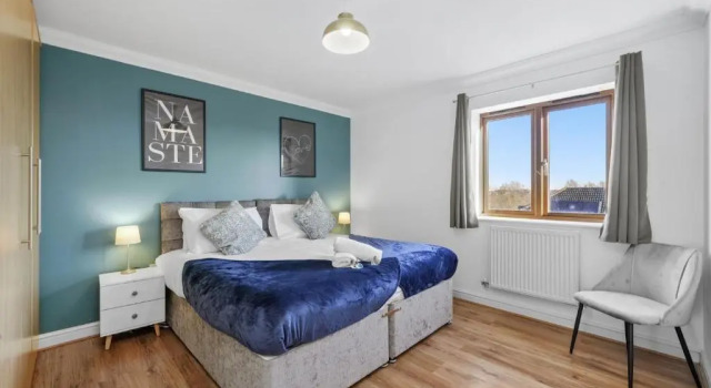 3 Bedroom, 2 Bathroom Apartment in Milton Keynes by HP Accommodation - Free WiFi & Parking, Забронировать Апартаменты/квартира Апартаменты Милтон-Кинс, рядом с Inspired Gourmet Cookery School, Апартаменты/квартира