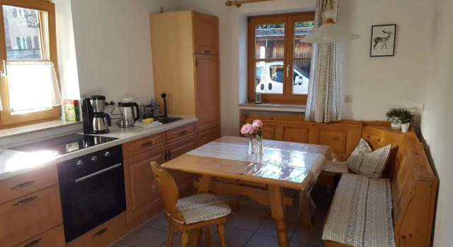 Апартаменты Schönes Ammertal zwei großzügige Ferienwohnungen ab 80qm