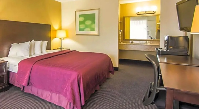 Двухместный номер Standard с видом на бассейн Quality Inn Alachua - Gainesville Area