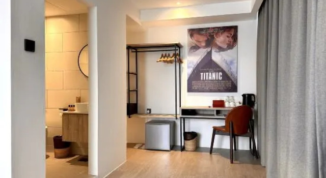 Полулюкс с видом на город Theatre Hotel