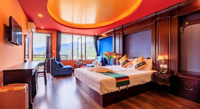 Трёхместный номер Deluxe с балконом и с видом на город Sapa House Hotel Halal Certified