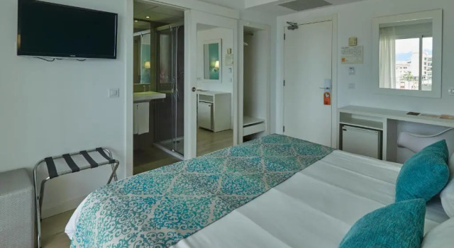 Double room with balcony BQ Apolo Hotel