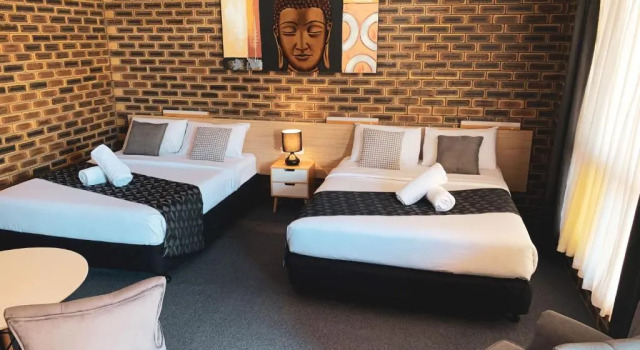 Четырёхместный номер Standard Squatters Homestead Motel