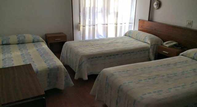 Hostal Liebana, Забронировать Отель Отели Сантандера с парковкой, рядом с Музей модернистского и современного искусства Сантандера и Кантабрии, Парковка