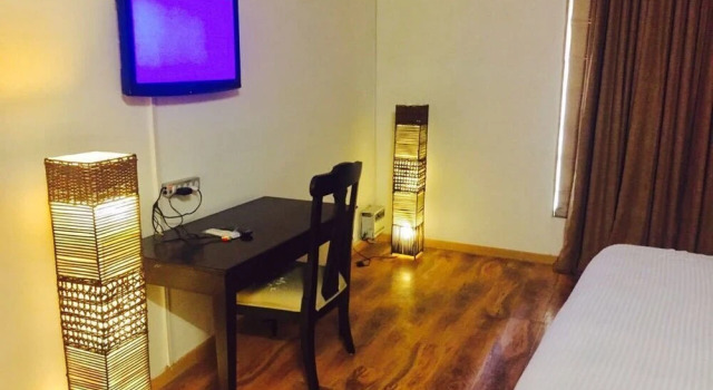 Hotel Centre Point Neemrana, Забронировать Отель Отели штата Раджастхана с парковкой, Парковка
