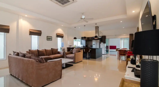 Private  4 Bedroom Pool Villa L28, Забронировать Вилла Отели провинции Прачуапкхирикхан с парковкой, Парковка