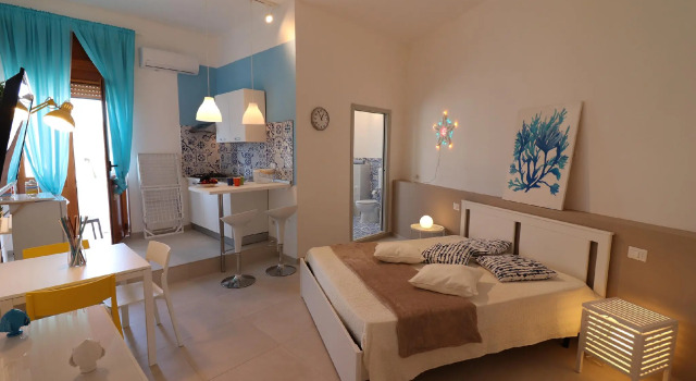 Casa Maya Modern Open-space Apartment Steps From Otrantos Seafront