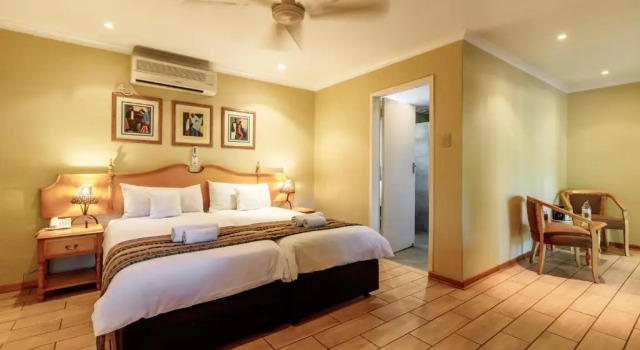 Hotel Numbi and Garden Suites