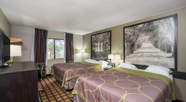Четырёхместный номер Standard Super 8 by Wyndham Munfordville KY