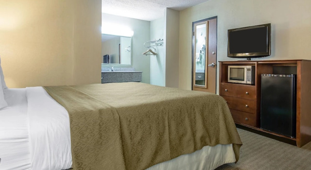 Quality Inn Lawton, Prenota Hotel Hotel a Oklahoma con piscina, Piscina