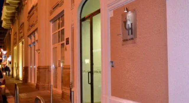 Central Hotel