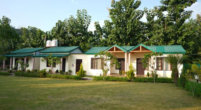 Corbett Mid Forest Resort, Rezervovat Lázně / Resort Resortní hotely v Uttarakhand, Lázně / Resort