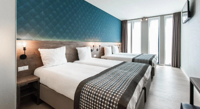 Четырёхместный номер Melrose Hotel