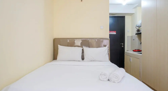 Апартаменты Nice and Elegant Studio at Belmont Residence Puri Apartment By Travelio