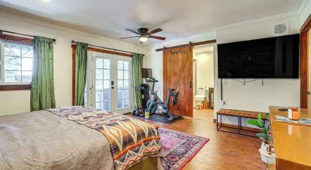 3 Mi to Lake Arrowhead Village: Dog-friendly Cabin, Book Feriehus SPA-hoteller i Lake Arrowhead, SPA