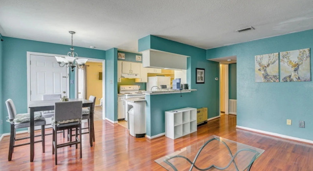 2 Mi to Hospitals! Houston Condo w/ Pool Access