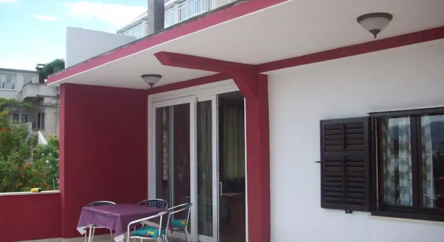 Apartments Tomović, Prenota Appartamento Hotel a Croatian Islands con parcheggio, Parcheggio