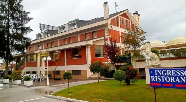 Al Cavaliere, Book Hotel Oricola 