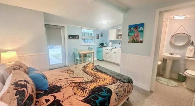 Студия Neptune's Grotto Waterfront Retreat