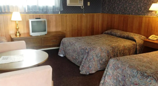 Четырёхместный номер Standard Bridgeport Inn