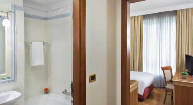 Одноместный номер Classic Renaissance Naples Hotel Mediterraneo