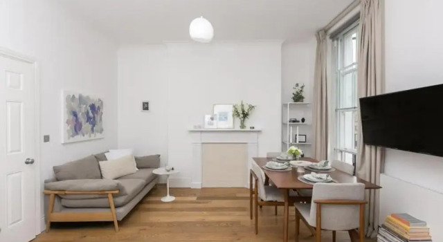 Light Filled Studio With View of Regents Park, Забронировать Отель Лондон Большой Лондон, рядом с Бейкер стрит