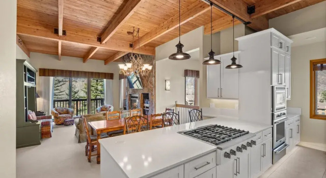 Номер Standard с 4 комнатами Snowmass Getaway Wraparound Decks & Valley Views - 229 #35 by RedAwning