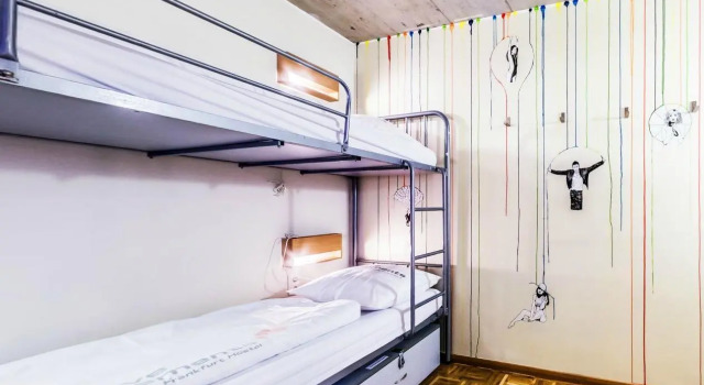 Five Elements Hostel and Capsules Frankfurt, Забронировать Хостел Хостелы Франкфурт-на-Майне, рядом с Peace Research Institute Frankfurt, Хостел