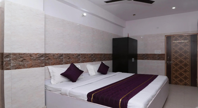 Oyo 12911 New Capital Inn, Забронировать Отель Отели Нью-Дели с завтраком, Завтраки