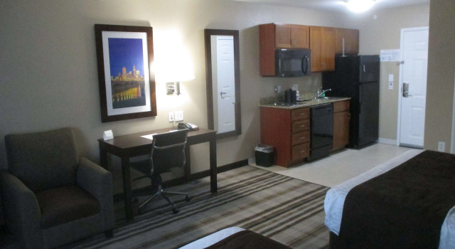 Четырёхместный номер Standard Best Western Plus Crawfordsville Hotel