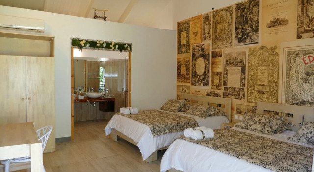 Coconut Grove Lodge, Boek Hotel Yopougon 