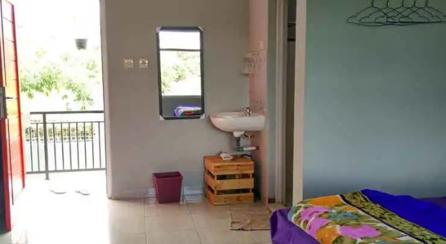 Imah Enin, Rezervovat Hotel Parompong West Java