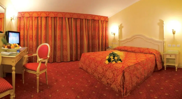 Люкс Hotel Motel Gold