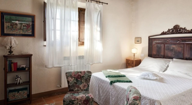 Agriturismo MONSOLE - Montalcino, Book Hotel San Giovanni dʼAsso Crete Senesi