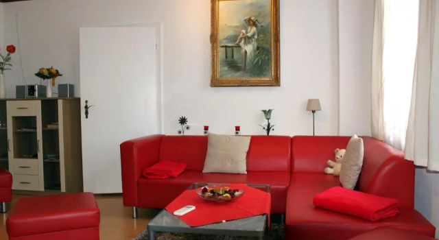 Апартаменты Ferienwohnung "Zur Alten Schule" Neuburxdorf